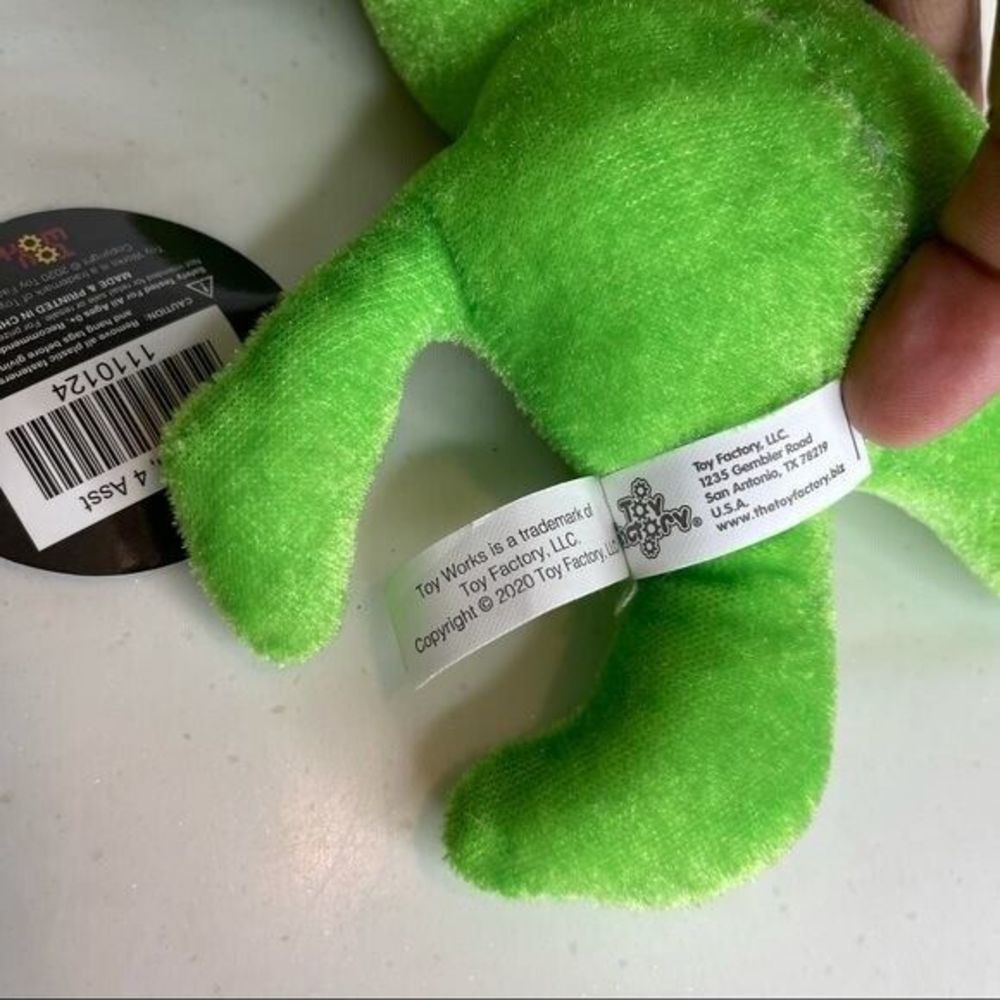Green Alien Plush Toy New Green - Picture 6 of 9